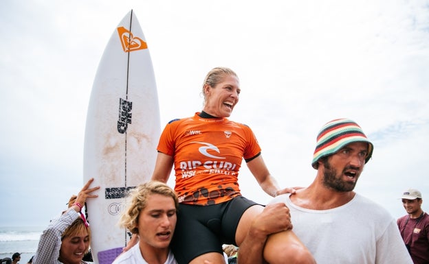 Stephanie Gilmore y Filipe Toledo, nuevos campeones del mundo de surf