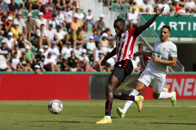 El Athletic golea a un frágil Elche