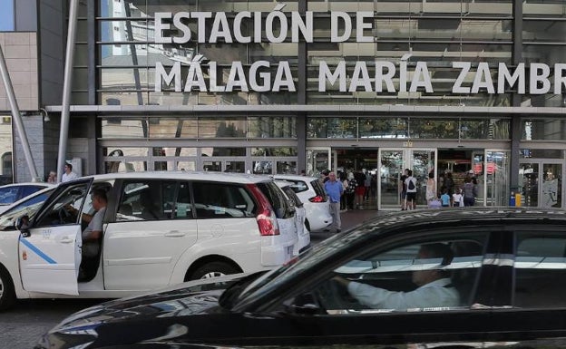 El sector turístico reclama que los VTC operen sin restricciones en las ciudades