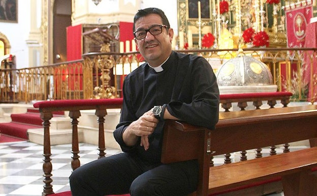 El canónigo José López, nombrado pregonero de la Pura y Limpia Concepción, organizado por la Archicofradía de los Dolores