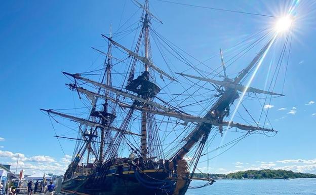 El velero de madera oceánico más grande del mundo y tres barcos históricos podrán visitarse en Málaga esta semana