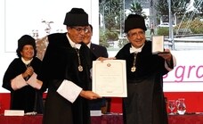 La UMA recibe la medalla de oro de la Universidad de Sevilla