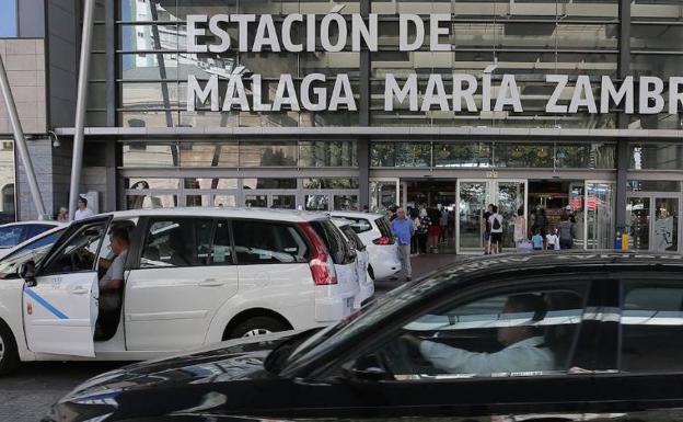 Moreno asegura que la Junta de Andalucía negociará «hasta el último minuto» el decreto de los VTC