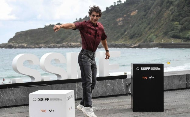 Alberto Rodríguez abre el Festival de San Sebastián con un sólido retrato de la Transición desde los barrotes de una cárcel