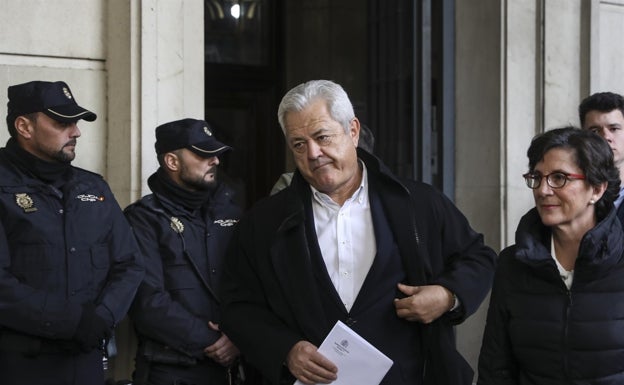 El exconsejero socialista Francisco Vallejo también pide el indulto por su condena en los ERE