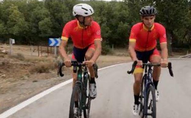 En bicicleta y subiendo un puerto: así presentó Luis Enrique la nueva convocatoria de la selección española