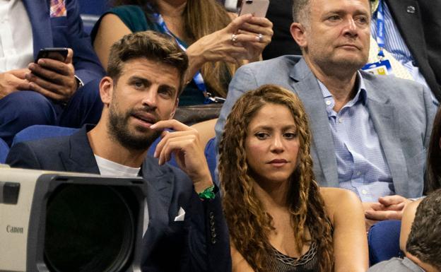 Piqué abandona la reunión para negociar su separación con Shakira