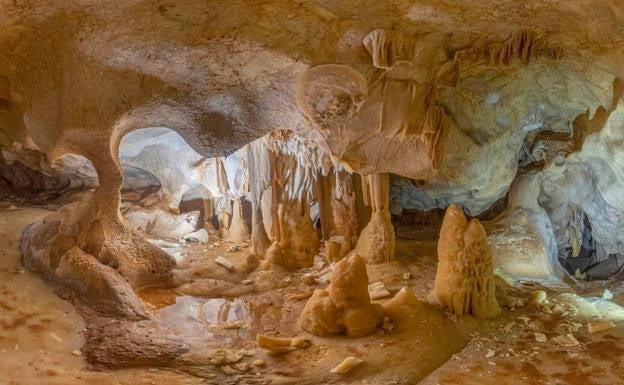 Respaldo del Ayuntamiento de Málaga a que se siga estudiando la Cueva de la Araña y se proteja