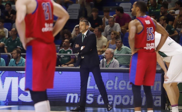 Ibon Navarro: «Cuando un equipo parece que es débil es porque tiene un rival que no se relaja»