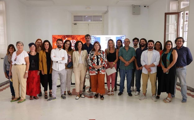 De la fotógrafa María Svarbova a la ficción de la serie 'Élite': así es el otoño en La Térmica