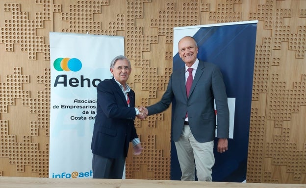 Alianza de Aehcos y Cruz Roja para dar oportunidades de empleo a los más vulnerables