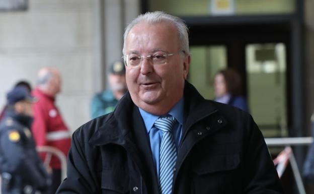 Procesan a los ex consejeros del PSOE Antonio Fernández y Manuel Recio por presunto fraude en cursos de formación