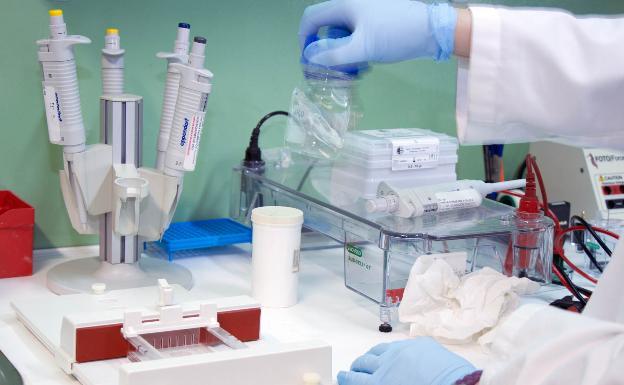 Andalucía baja de los 50 casos activos de viruela del mono y suma 1.628 vacunados
