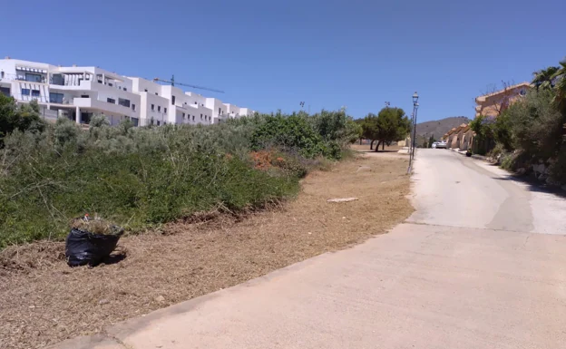 Mejoran un tramo de la calle Alborán en Rincón de la Victoria