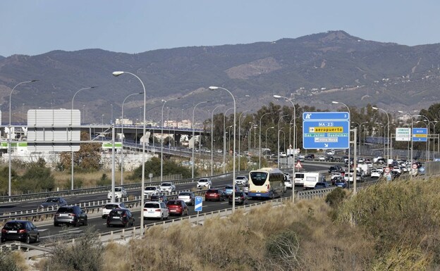 Un accidente múltiple provoca atascos en la autovía MA-20 a su paso por Guadalmar