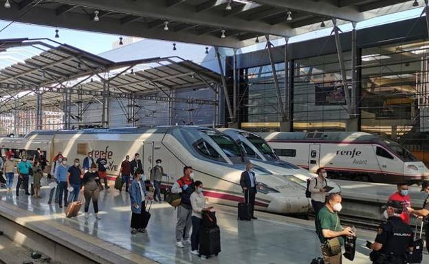 Renfe pone a la venta los billetes de los AVE Madrid-Sevilla y Madrid-Málaga para viajar en 2023