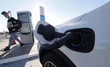 California autoriza la venta de «gasolina de invierno» para bajar los precios