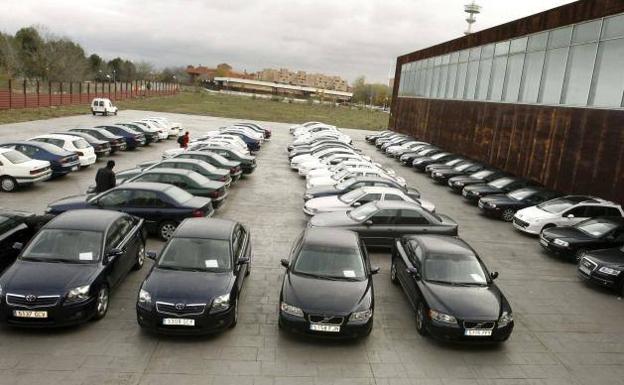 Subastas de coches en el BOE: cómo pujar por un Mercedes o un Audi a precios de saldo