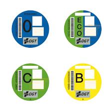 La venta de distintivos ambientales de la DGT en las oficinas de Correos de Málaga crece más de un 100%