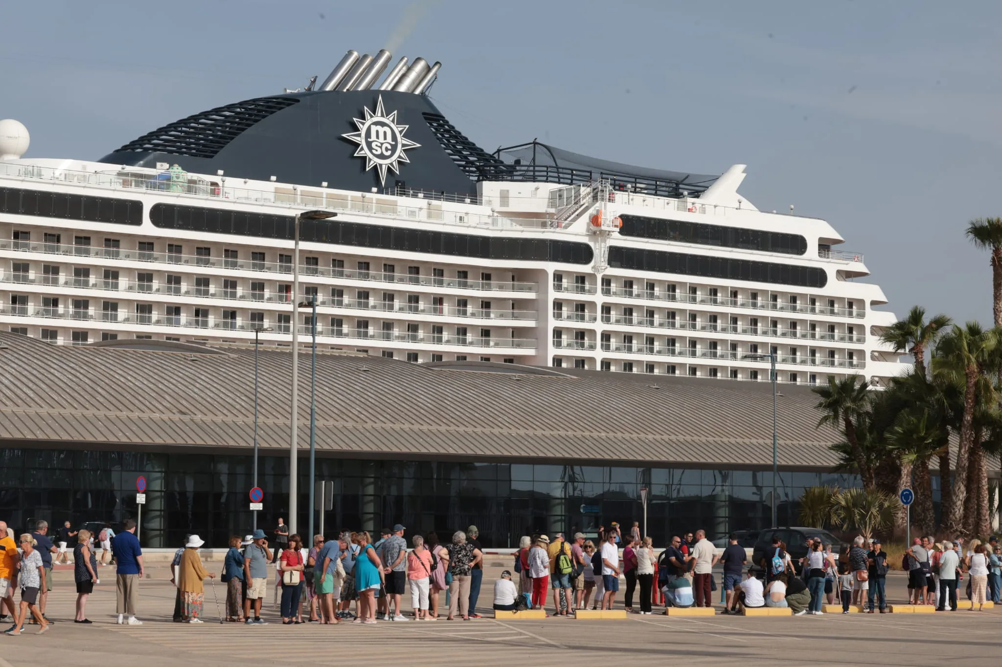 El centro histórico de Málaga se llena de turistas con la llegada de cinco cruceros