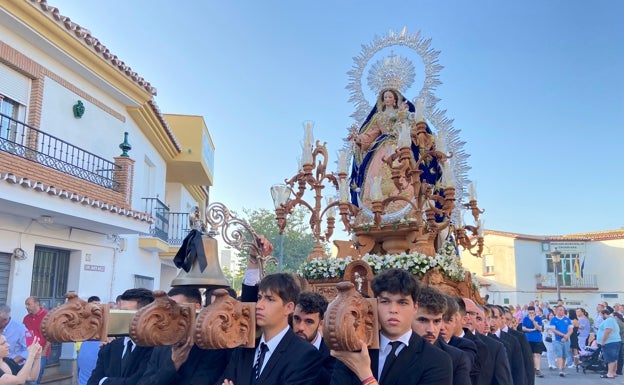 Churriana acude al encuentro de su Patrona, la Virgen del Rosario