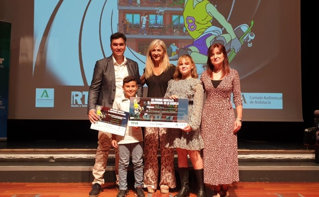 El instituto Monterroso de Estepona y el colegio Andalucía de Fuengirola, premiados en un certamen audiovisual