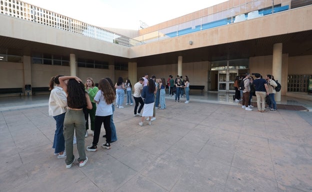 Medicina aumentará un 15% las plazas de nuevo ingreso para hacer frente al déficit de profesionales