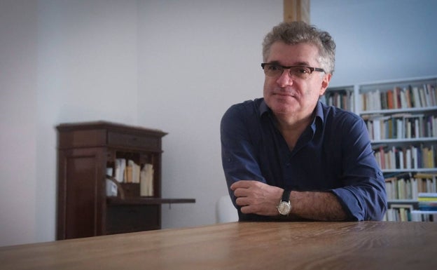 Álvaro García, escritor: «Soy un caso raro de tenacidad en los sentimientos»