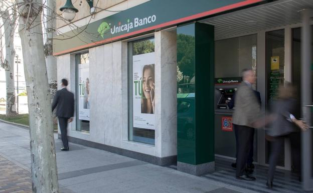 Unicaja Banco culmina la compra a Aegon del 50% de Liberbank Vida y Pensiones por 176,5 millones