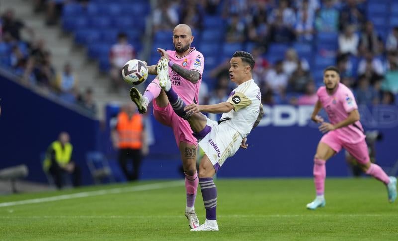 El Espanyol vence por la mínima al Valladolid y sale del descenso