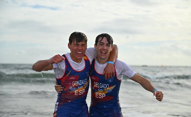 Los malagueños González y Delgado, oro en el Mundial de remo de mar en Gales