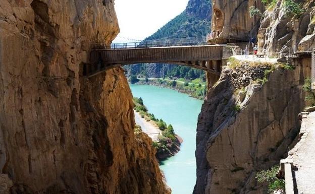 El Caminito del Rey se vestirá de rosa para el Día Mundial contra el Cáncer de Mama