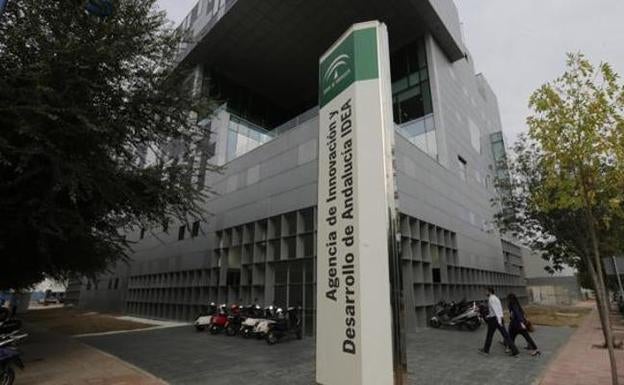 La junta directiva reduce la agencia COMERCIO, uno de sus proyectos estrella de la última legislatura