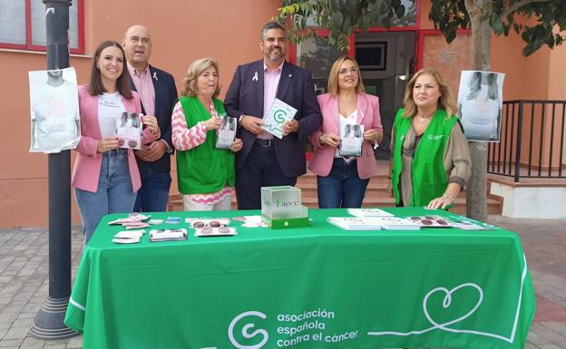 Mijas se vuelca en la celebración de la lucha contra el cáncer de mama