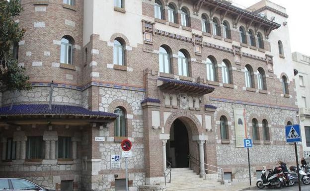 Medalla de la Ciudad a la Universidad de Málaga por su cincuenta aniversario