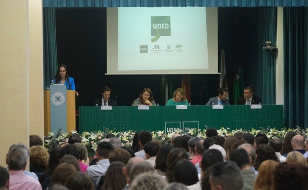 La UNED inaugura un nuevo curso marcado por el incremento de la oferta y mejora de las instalaciones