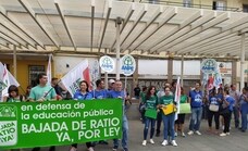 Movilización sindical en Málaga para reclamar que baje el número de alumnos por clase