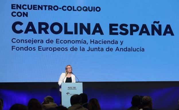 Carolina España: «Si Cataluña tiene un millón de habitantes menos que Andalucía, ¿por qué tiene más inversión del Gobierno?»