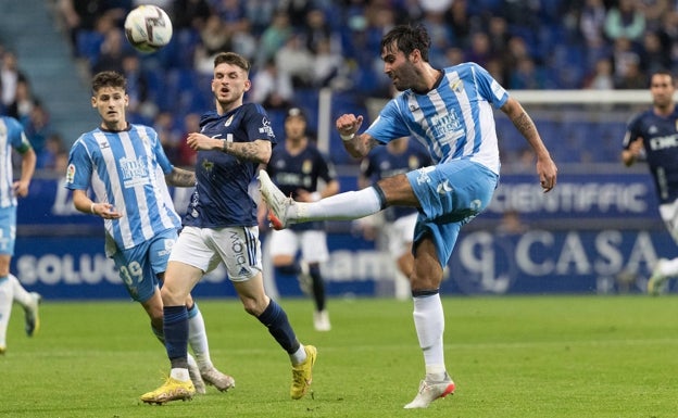 El Málaga, sin explotar la carestía de jugadores del Oviedo, que actuó con sólo cinco suplentes