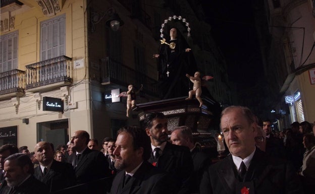 Servitas baraja dejar de pasar por el recorrido oficial de la Semana Santa de Málaga