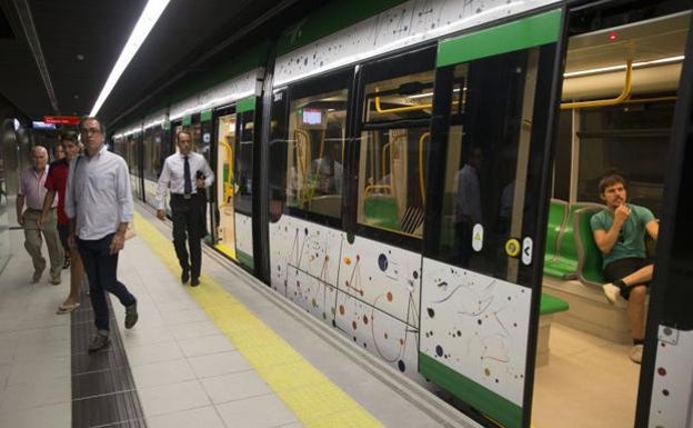 Huyen en el metro de Málaga con un botín de 12.500 euros y acaban detenidos por no pagar el billete