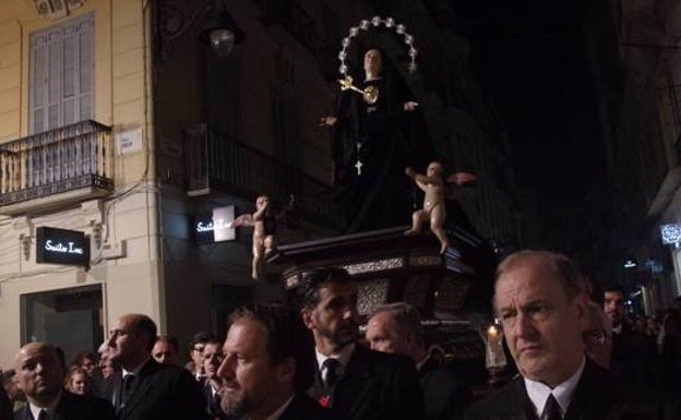 Servitas seguirá pasando por el recorrido oficial tras llegar a un acuerdo con las cofradías del Viernes Santo