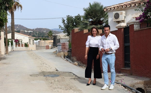 Torrox instala el saneamiento en una urbanización tras cuatro décadas de reclamaciones vecinales
