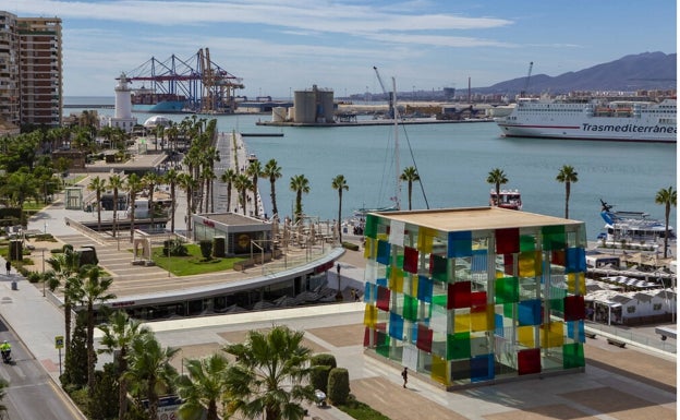 Muelle Uno, primer centro comercial de Málaga en disponer de aseos para pacientes ostomizados