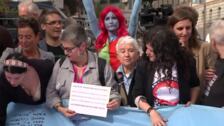 Colectivos LGTBI+ despliegan bandera Trans en el Congreso
