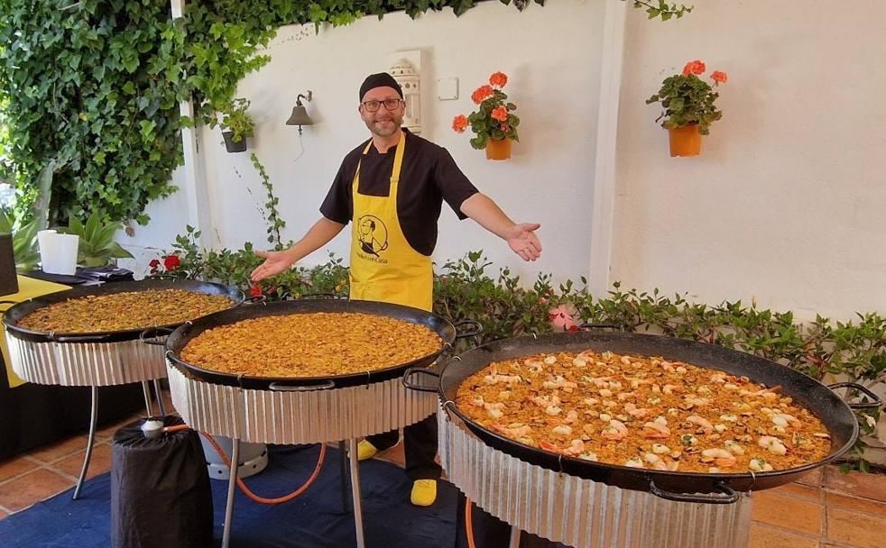 Paellero en casa: los arroces que triunfan en eventos en Málaga