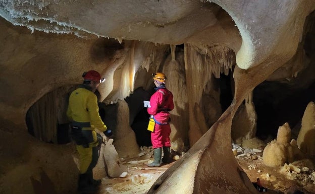 El Congreso de Cuevas Turísticas premia la investigación sobre la cavidad descubierta en La Araña