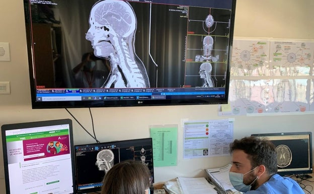 Salud crea un plan para mejorar la atención de los pacientes de ictus tras recibir el alta hospitalaria