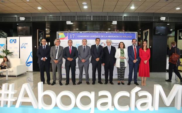 El consejero de Justicia se compromete a «dignificar» el turno de oficio