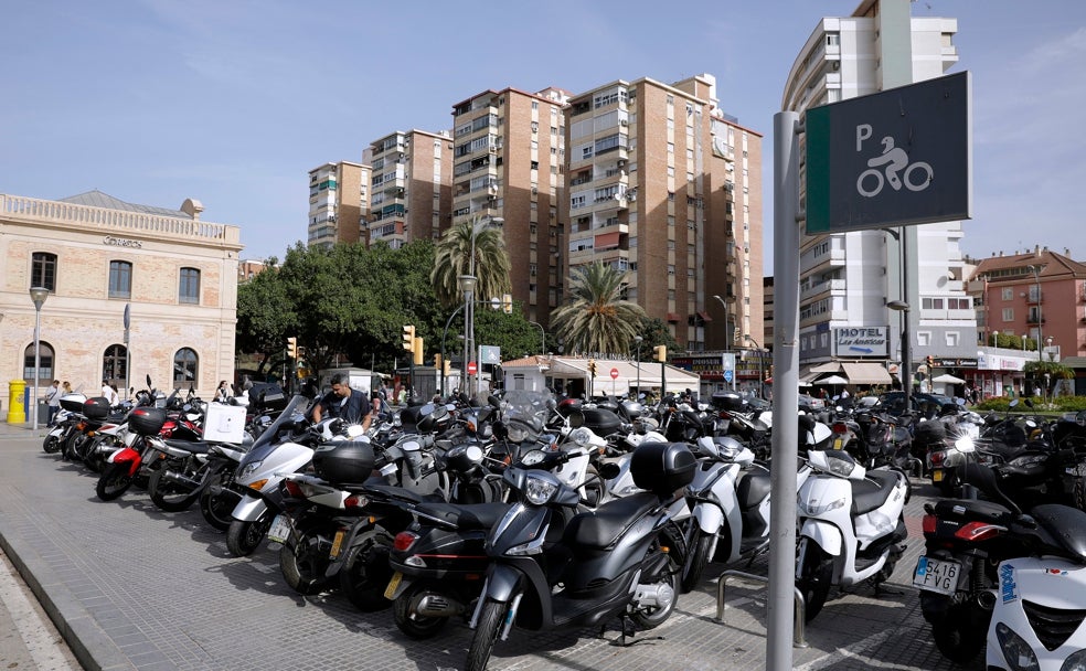 Aparcar con moto en Málaga, una misión cada vez más complicada